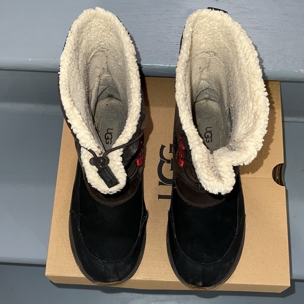 UGG unisex-child Bellemore Weather Winter Boot Snow Boot size 5 - Picture 3 of 16